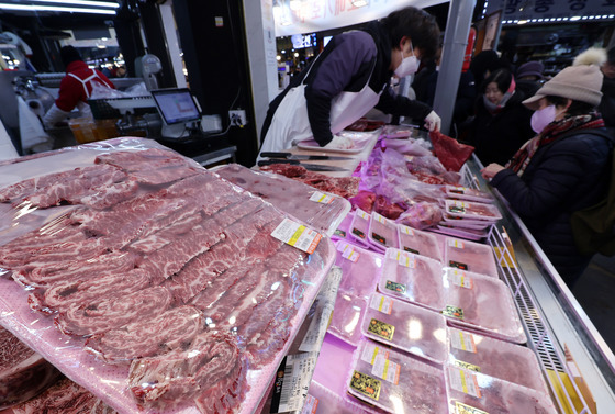올해 설 성수품 가격은…한우·조기 비싸고, 사과·배 안정세