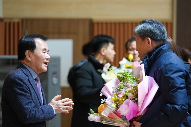 김지철 충남교육감, 방통고 졸업식 잇달아 참석해 졸업생 격려