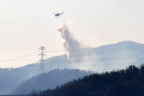 [속보]소방청, 경북 경주시 문무대왕면 산불 국가소방동원령 2차 발령