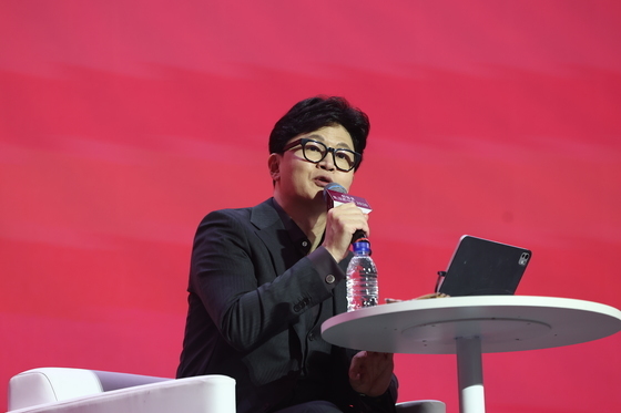 한동훈 전 대표, 제명 후 첫 토크콘서트 개최