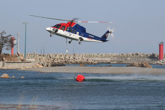 홍천 야산서 산불…진화율 65%