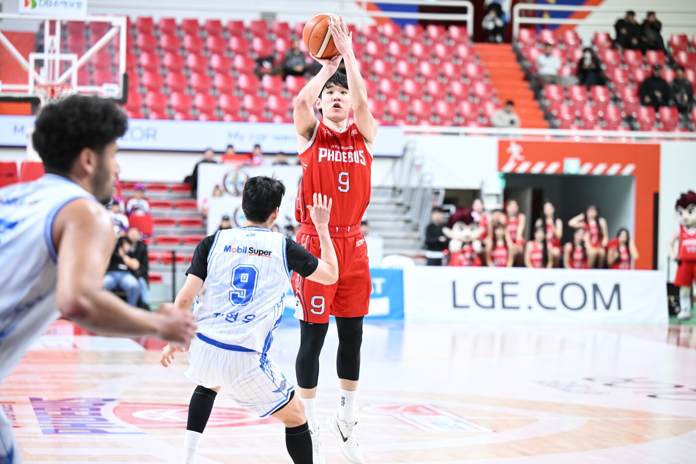 본문 이미지 - 울산 현대모비스 조한진은 8일 울산 동천체육관에서 열린 2025-26 프로농구 대구 한국가스공사전에서 19점을 넣어 팀의 84-65 승리를 이끌었다. (KBL 제공)