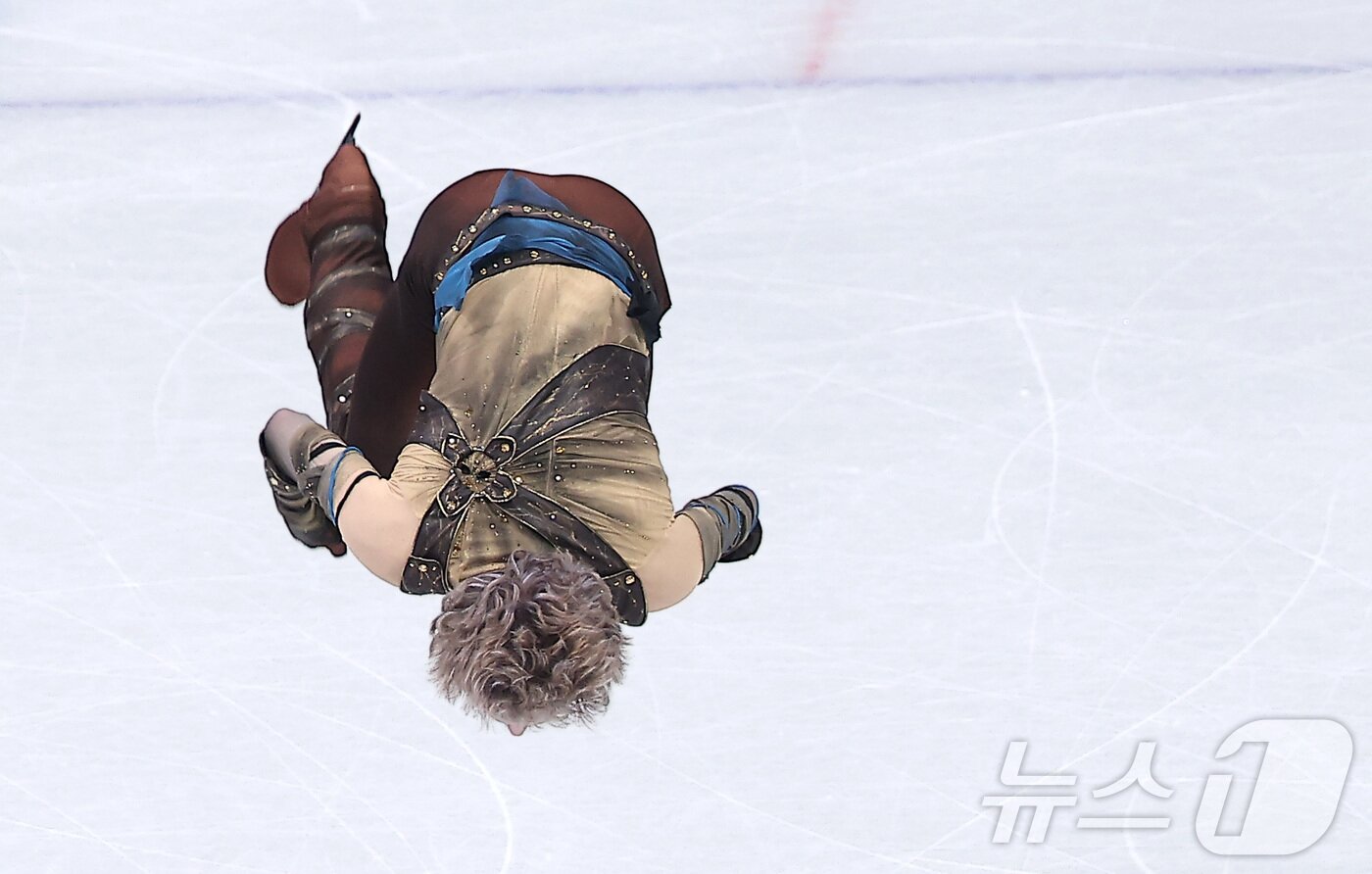 본문 이미지 - 백플립을 하는 말리닌. 강력한 금메달 후보다. 2026.2.8 ⓒ 뉴스1 김성진 기자