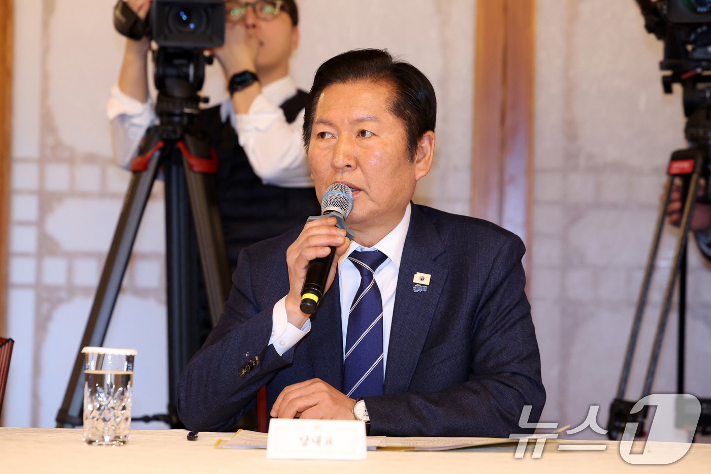 (서울=뉴스1) 최지환 기자 = 정청래 더불어민주당 대표가 8일 오후 서울 종로구 국무총리공관에서 열린 고위당정협의회에서 발언하고 있다. (공동취재) 2026.2.8/뉴스1