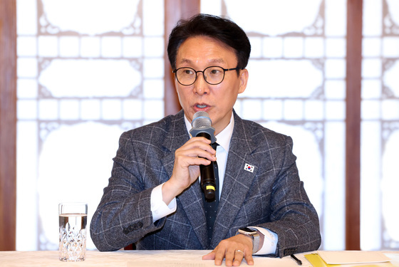 발언하는 김민석 총리