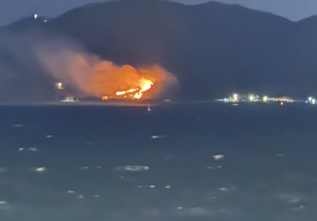 완도 선박서 화재…37분만에 진화, 인명피해 없어