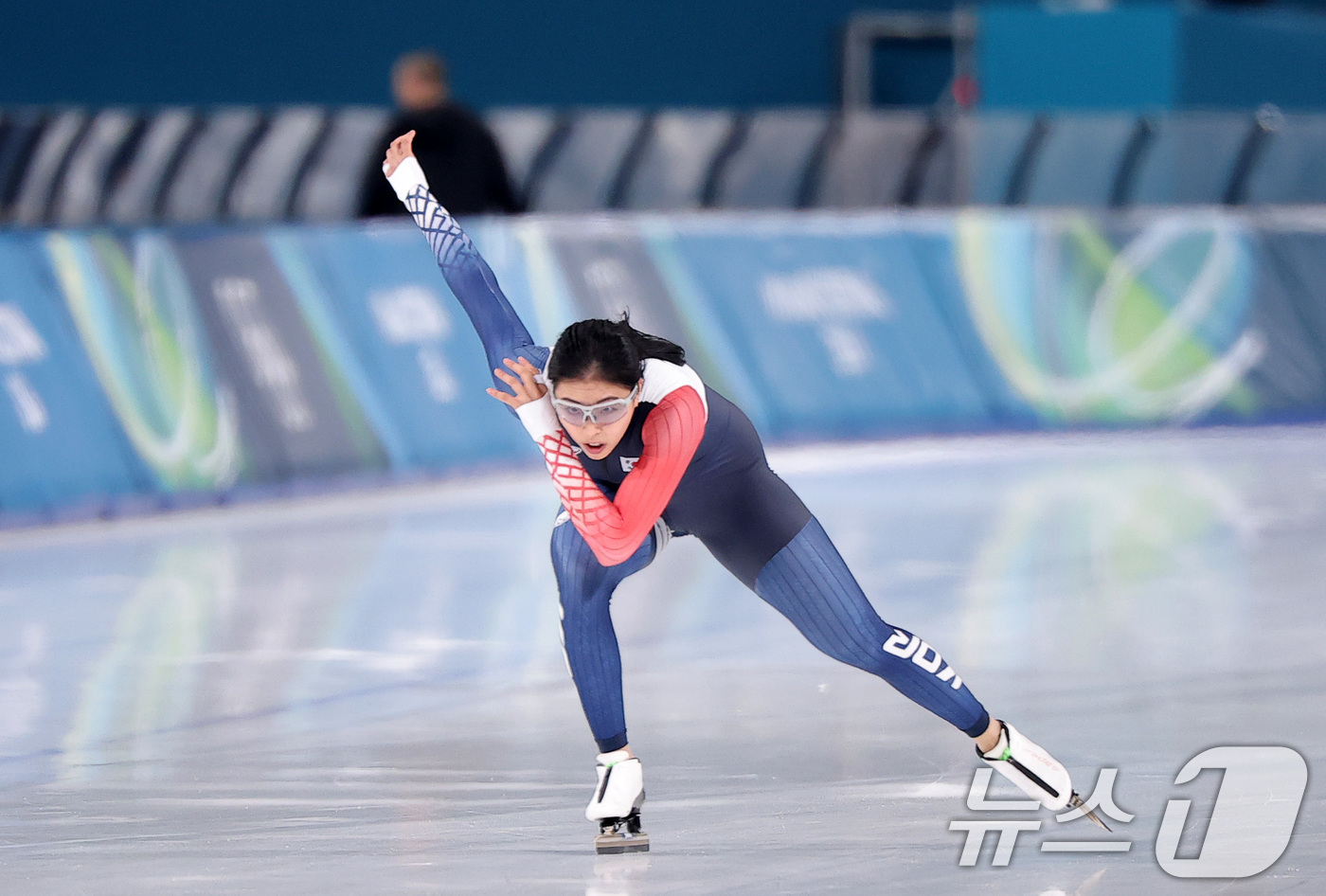 (밀라노=뉴스1) 김성진 기자 = 스피드스케이팅 이나현이 8일(현지시간) 이탈리아 밀라노 스피드스케이팅 스타디움에서 훈련하고 있다.  2026.2.8/뉴스1