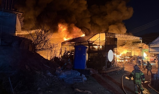 경기 김포 비닐하우스서 불…건물 3개 동 소실