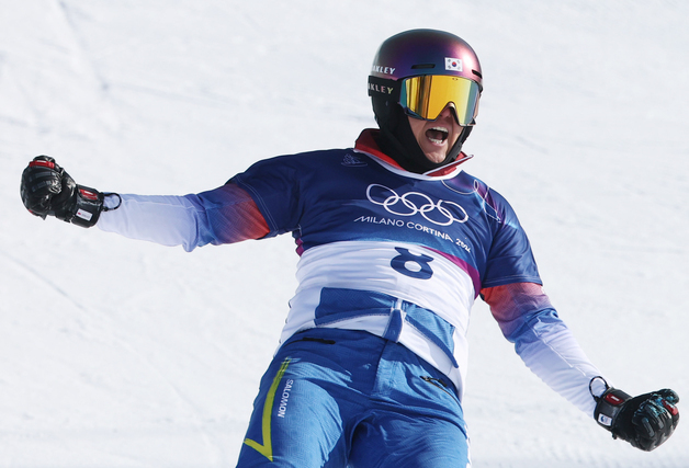 스노보드 김상겸, 평행대회전 깜짝 결승행…한국, 첫 메달 확보[올림픽]