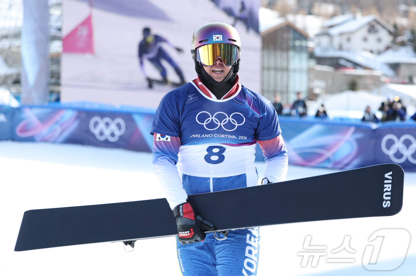 (리비뇨=뉴스1) 김진환 기자 = 스노보드 김상겸이 8일(현지시간) 이탈리아 리비뇨의 스노파크에서 열린 2026 밀라노·코르티나담페초 동계올림픽 스노보드 남자 평행 대회전 결승에서 …