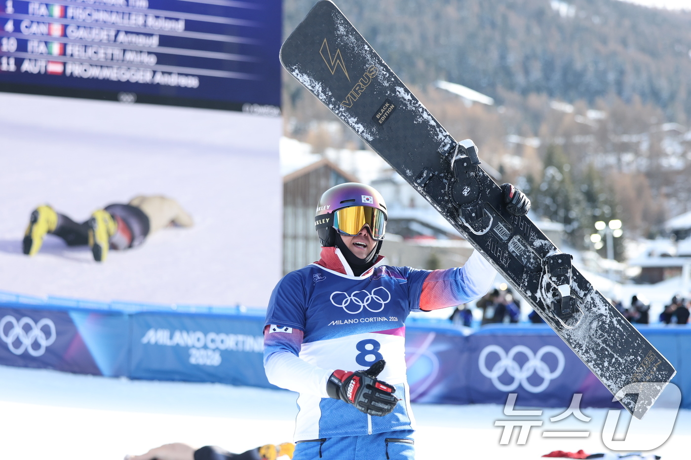 (리비뇨=뉴스1) 김진환 기자 = 스노보드 김상겸이 8일(현지시간) 이탈리아 리비뇨의 스노파크에서 열린 2026 밀라노·코르티나담페초 동계올림픽 스노보드 남자 평행 대회전 결승에서 …