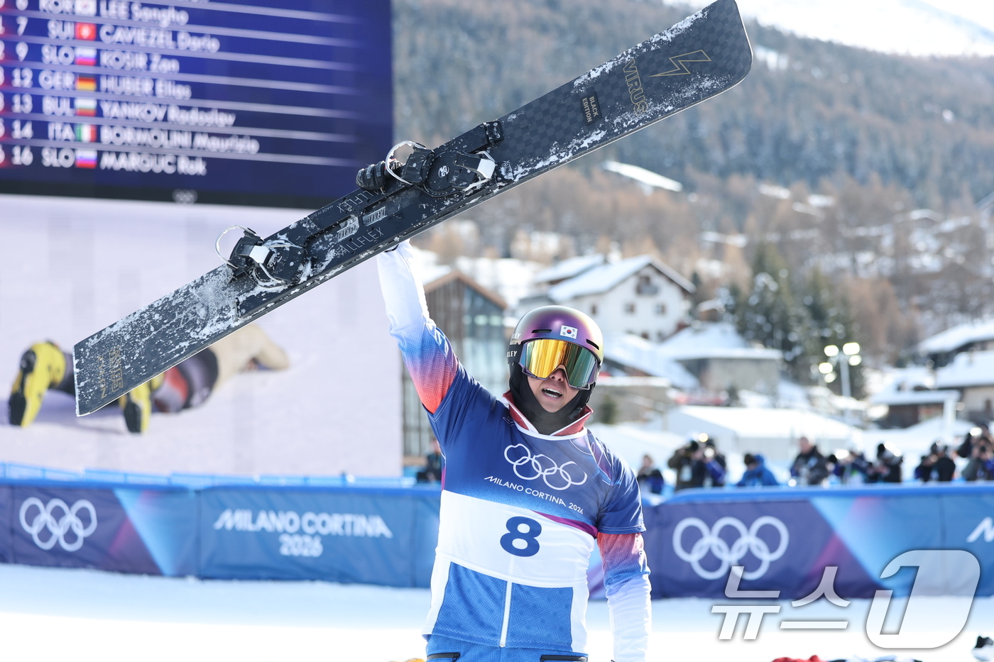 (리비뇨=뉴스1) 김진환 기자 = 스노보드 김상겸이 8일(현지시간) 이탈리아 리비뇨의 스노파크에서 열린 2026 밀라노·코르티나담페초 동계올림픽 스노보드 남자 평행 대회전 결승에서 …