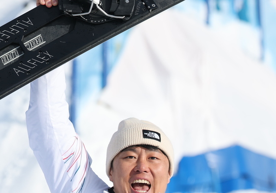 깜짝 메달 안긴 김상겸