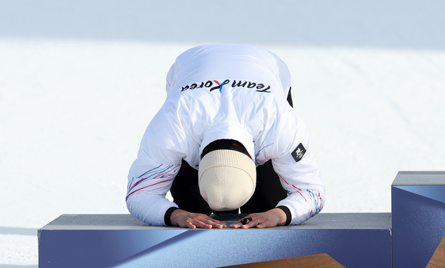 '값진 은메달' 김상겸, 국민 여러분께 큰 절 올립니다