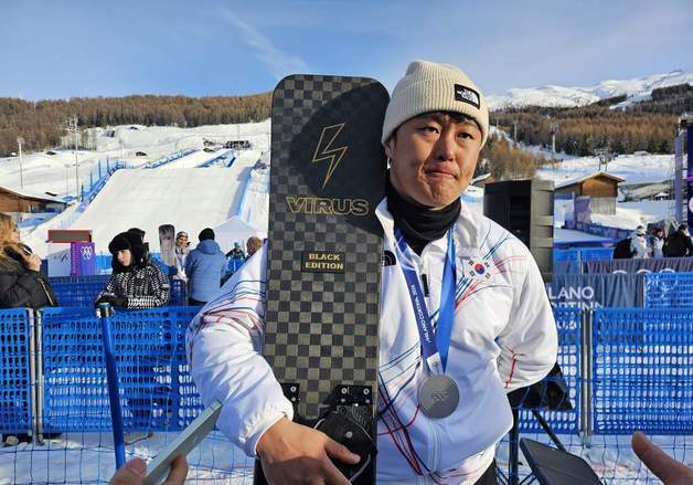 눈물 보인 김상겸 "부모 속썩인 불효자…은메달 들고 찾아뵐게요" [올림픽]