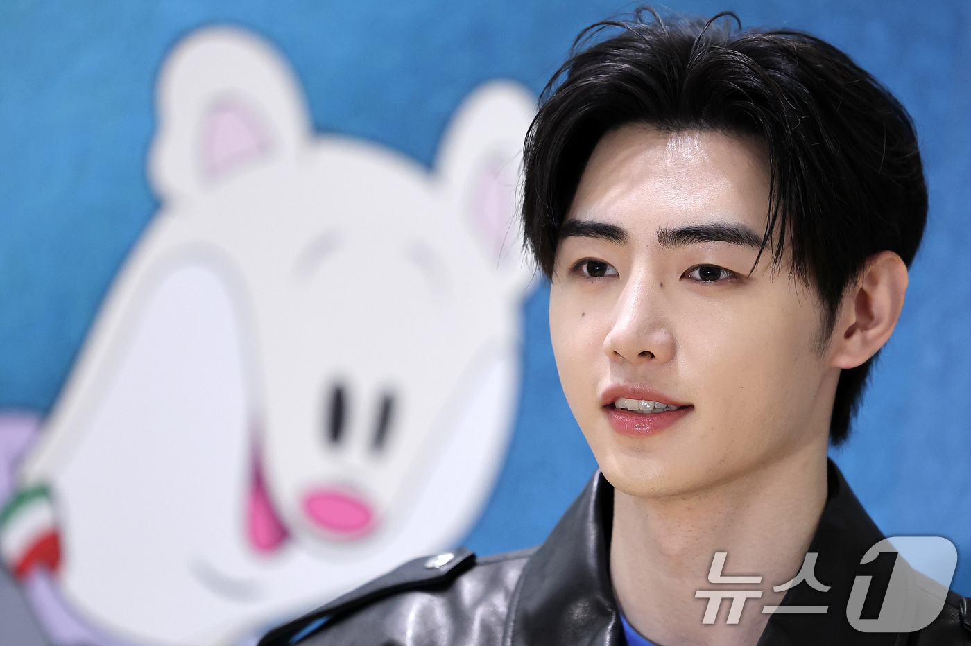 (밀라노=뉴스1) 김성진 기자 = 가수 엔하이픈 성훈이 8일(현지시간) 이탈리아 밀라노 메인프레스센터(MPC)에서 인터뷰를 하고 있다. 2026.2.9/뉴스1