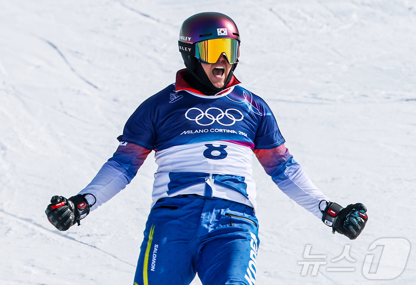 (리비뇨=뉴스1) 김진환 기자 = 스노보드 김상겸이 8일(현지시간) 이탈리아 리비뇨의 스노파크에서 열린 2026 밀라노·코르티나담페초 동계올림픽 스노보드 남자 평행 대회전 8강전에 …