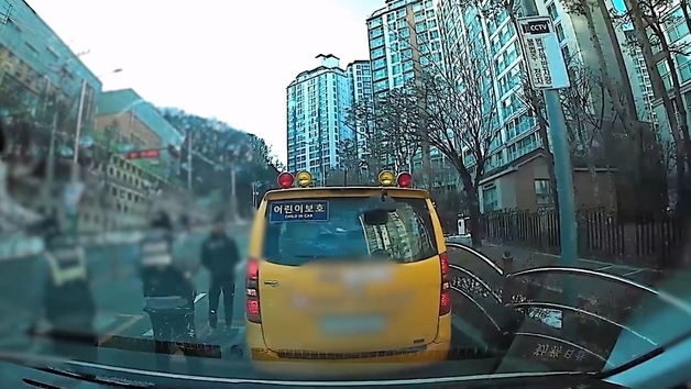 의무보험 가입 없이 달리는 어린이통학버스…경기남부경찰 단속