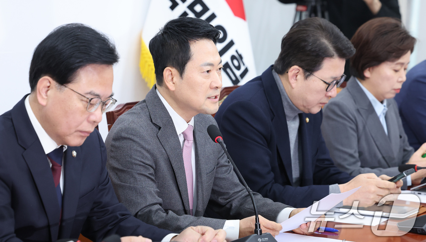 (서울=뉴스1) 신웅수 기자 = 장동혁 국민의힘 대표가 9일 서울 여의도 국회에서 열린 최고위원회의에서 발언하고 있다. 2026.2.9/뉴스1