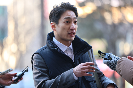 경찰, 김경 'CES 출입증' 부당이득 캐물었다…고발인 조사(종합)