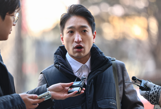 김경 'CES 출입증 유용' 의혹 고발인 조사