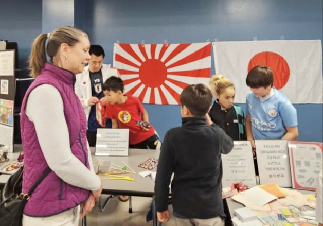 "한국인들 앞에서 욱일기가 펄럭입니다"…美 초등교 다문화 행사 '눈살'