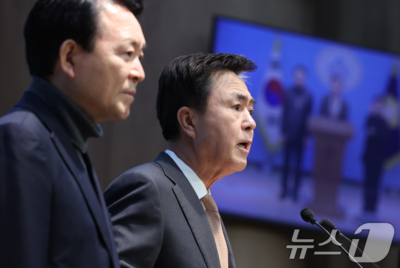 (서울=뉴스1) 신웅수 기자 = 김태흠 충남도지사가 9일 서울 여의도 국회 소통관에서 대전·충남 행정통합 관련 기자회견을 하고 있다. 2026.2.9/뉴스1