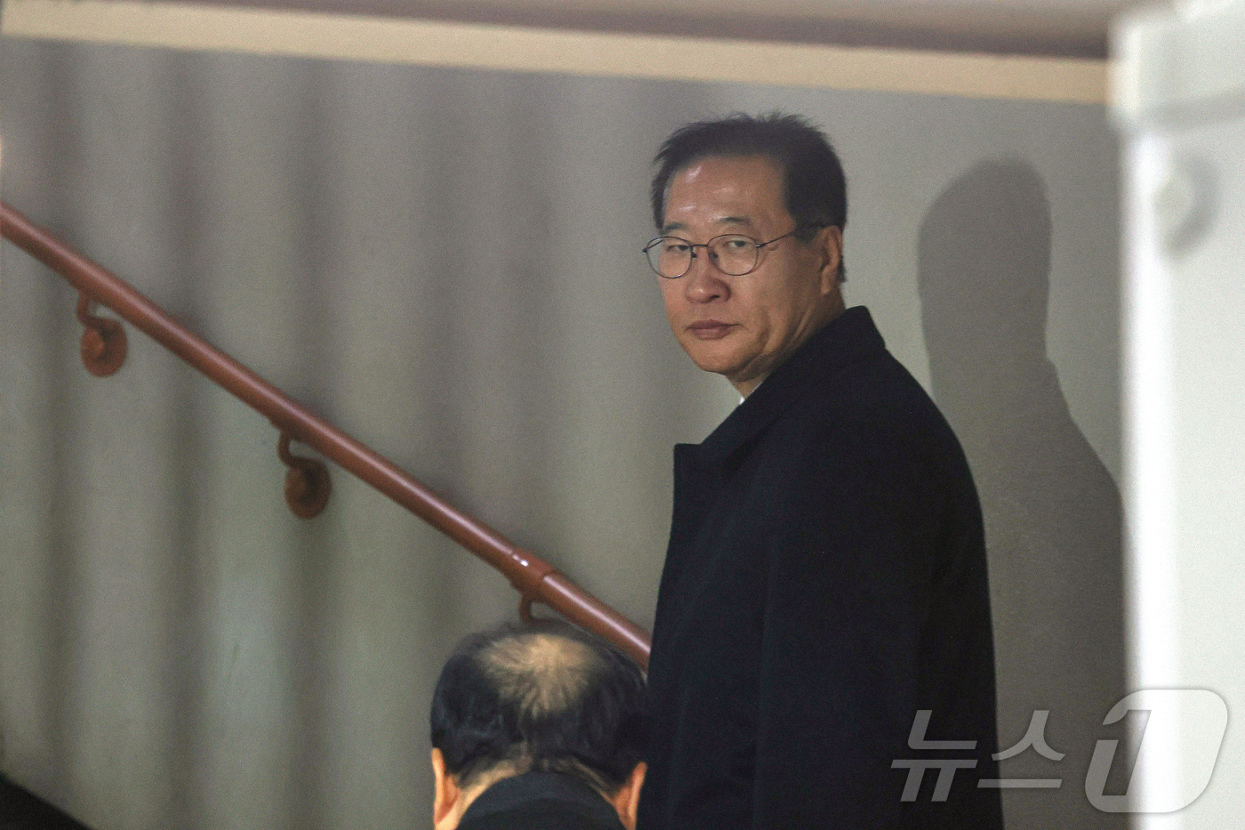 (서울=뉴스1) 황기선 기자 = 박성재 전 법무부 장관이 9일 오전 서울 서초구 서울중앙지방법원에서 열린 내란 중요임무 종사 등 혐의 사건 2차 공판기일에 출석하고 있다. (공동취 …