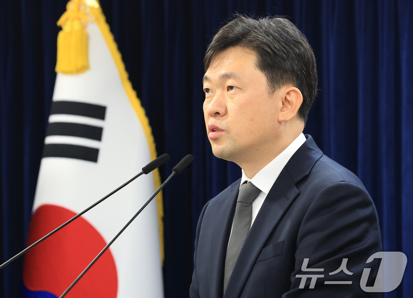 (서울=뉴스1) 임세영 기자 = 윤민호 통일부 대변인이 9일 서울 종로구 정부서울청사에서 정례 브리핑을 하고 있다. 2026.2.9/뉴스1