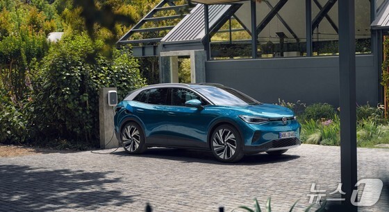 작년 非중국 전기차 시장 26% 성장… 폭스바겐 1위·테슬라 '뒷걸음'