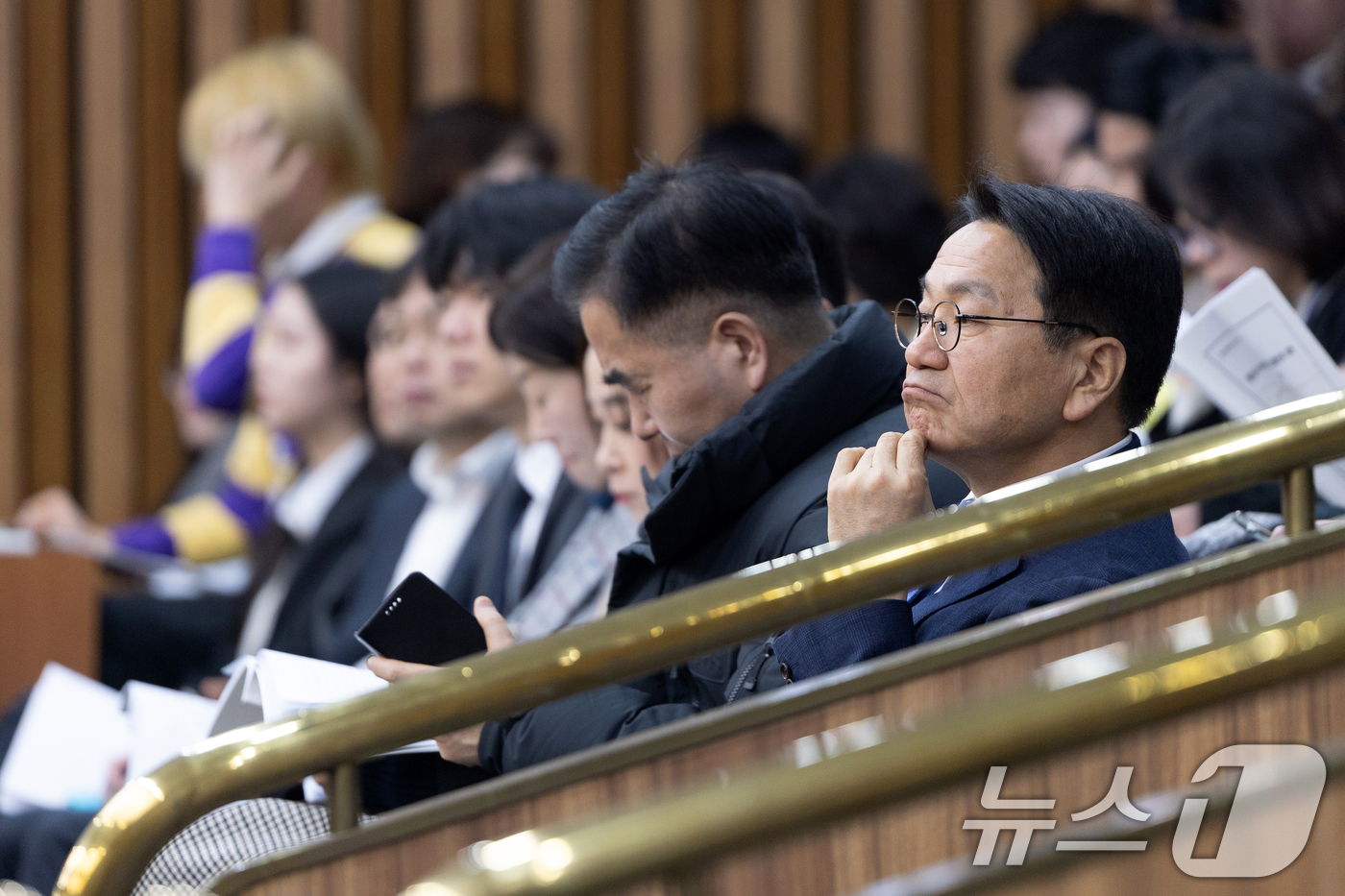 (서울=뉴스1) 이승배 기자 = 9일 서울 여의도 국회에서 열린 제432회국회(임시회) 행정안전위원회 행정구역 통합 관련 제정법률안에 대한 입법공청회에서 강기정 광주시장이 방청석에 …