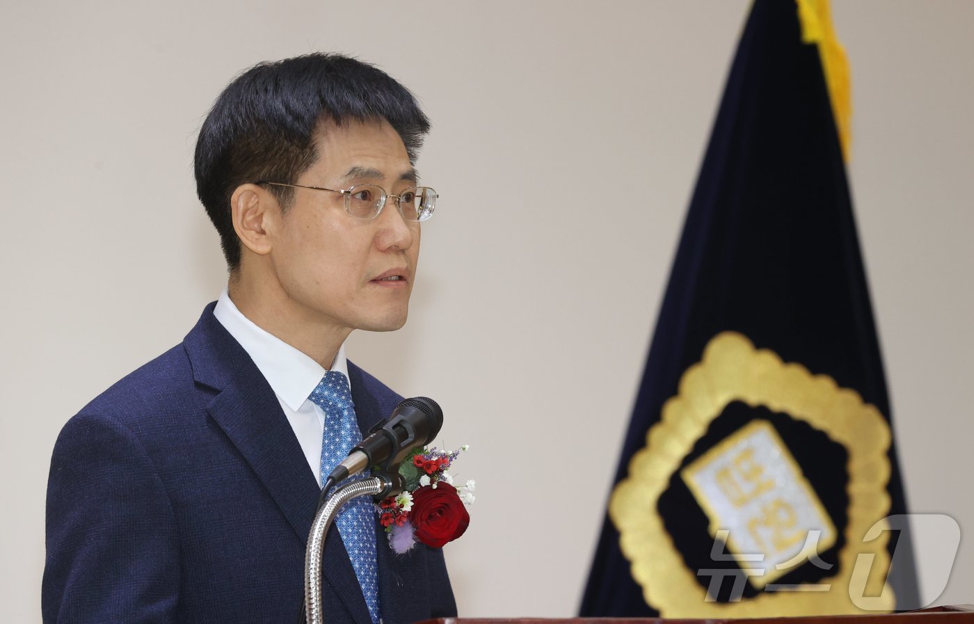 (전주=뉴스1) 유경석 기자 = 김상곤 제54대 전주지방법원장이 9일 전북 전주시 전주지방법원에서 열린 취임식에서 발언하고 있다.  2026.2.9/뉴스1