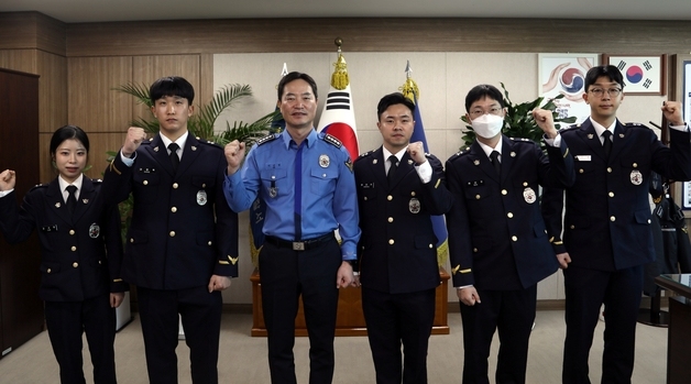보령해경, 신임 경찰관 5명 임용 신고식…파출소·함정 배치