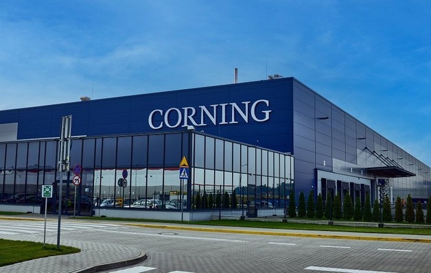 175년 유리 제조업체 코닝, AI 슈퍼스타 발돋움…왜?