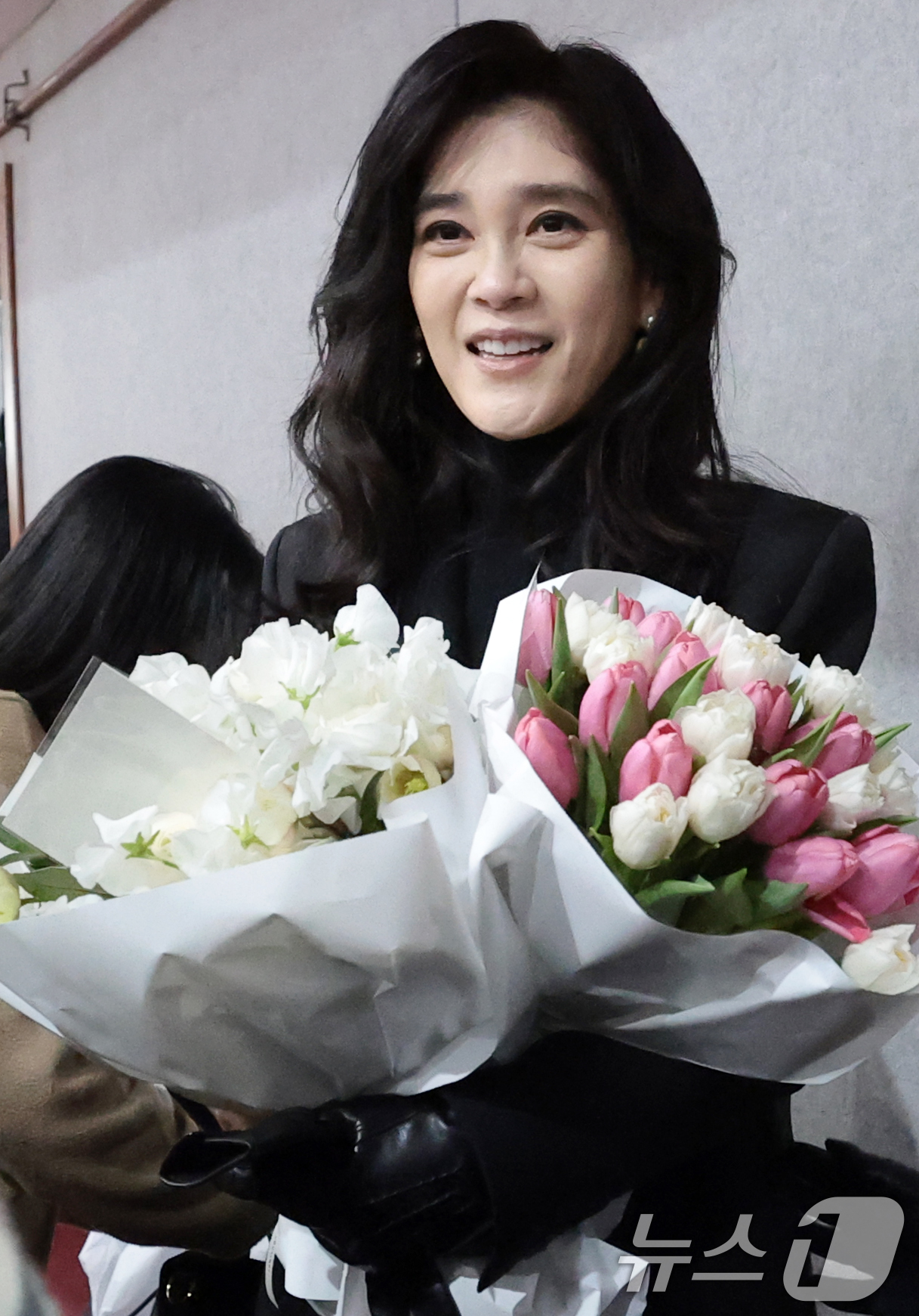 (서울=뉴스1) 권현진 기자 = 이부진 호텔신라 사장이 9일 서울 강남구 휘문고등학교에서 열린 아들 임동현군의 졸업식에 참석해 미소를 짓고 있다. 2026.2.9/뉴스1