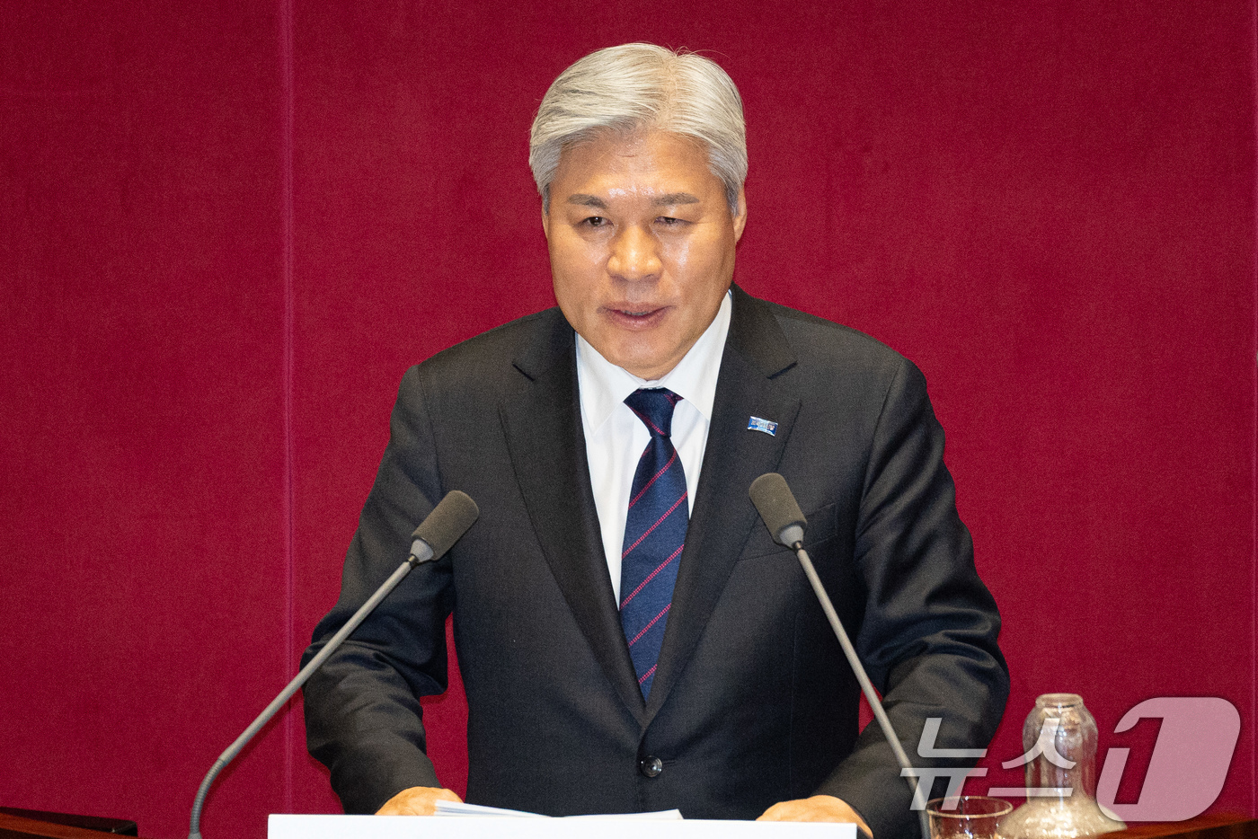 (서울=뉴스1) 유승관 기자 = 서왕진 조국혁신당 원내대표가 9일 서울 여의도 국회에서 열린 제432회 국회(임시회) 제4차 본회의에서 비교섭단체 대표연설을 하고 있다. 2026. …