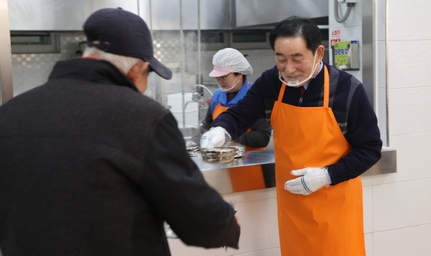 충북지사 출마 송기섭, 진천군수직 사퇴…본격 선거운동 돌입