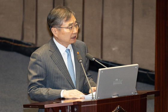 조현 외교부 장관, 대정부질문 답변