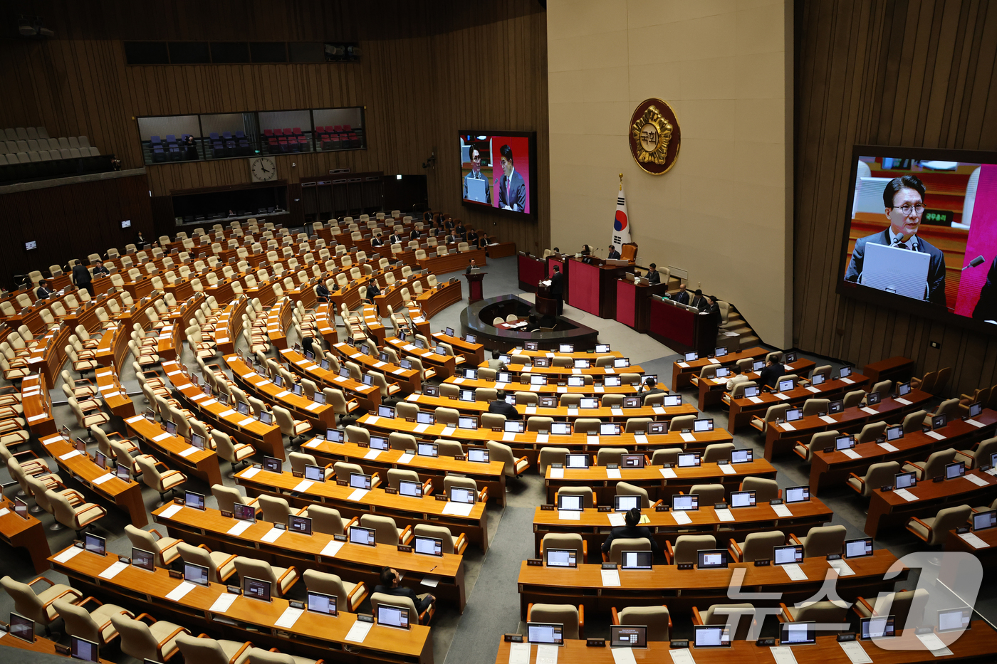 (서울=뉴스1) 이승배 기자 = 9일 서울 여의도 국회에서 열린 제432회국회(임시회) 제4차 본회의 정치·외교·통일·안보에 관한 대정부 질문에서 김민석 국무총리가 답변하고 있다. …