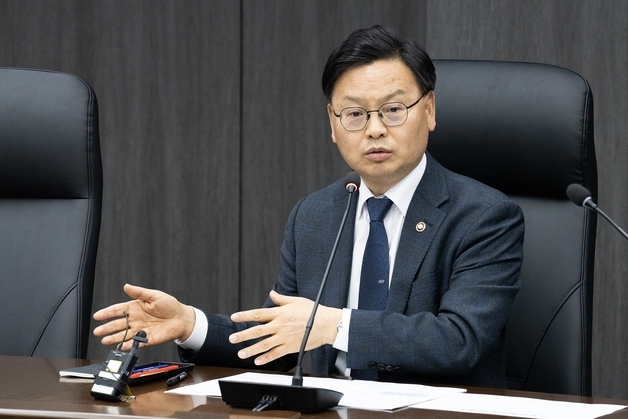 김성범 해양장관대행 "장바구니 물가 영향 요소 점검…안정 총력 기울일 것"