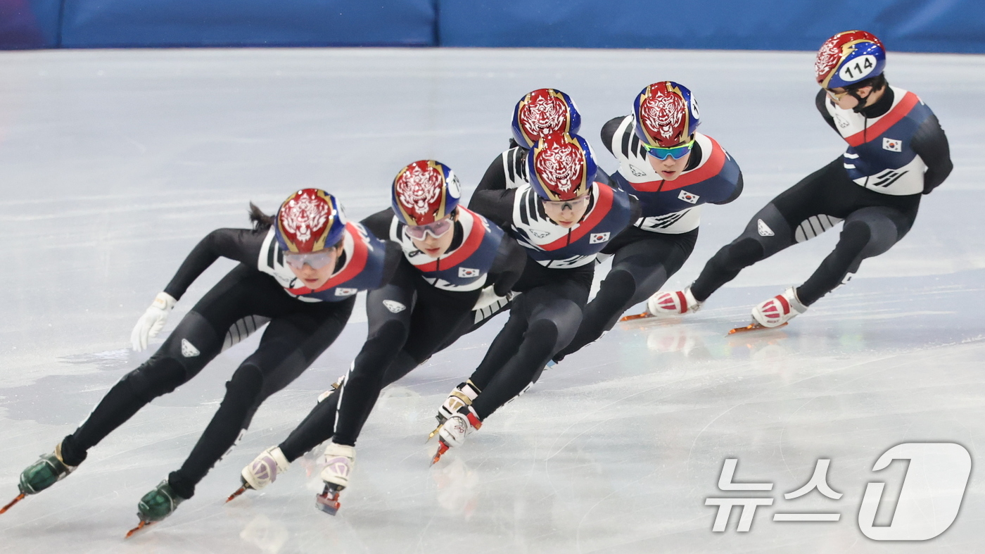 (밀라노=뉴스1) 김진환 기자 = 쇼트트랙 대표팀이 9일(현지시간) 이탈리아 밀라노 아이스 스케이팅 아레나에서 훈련을 하고 있다. 2026.2.9/뉴스1