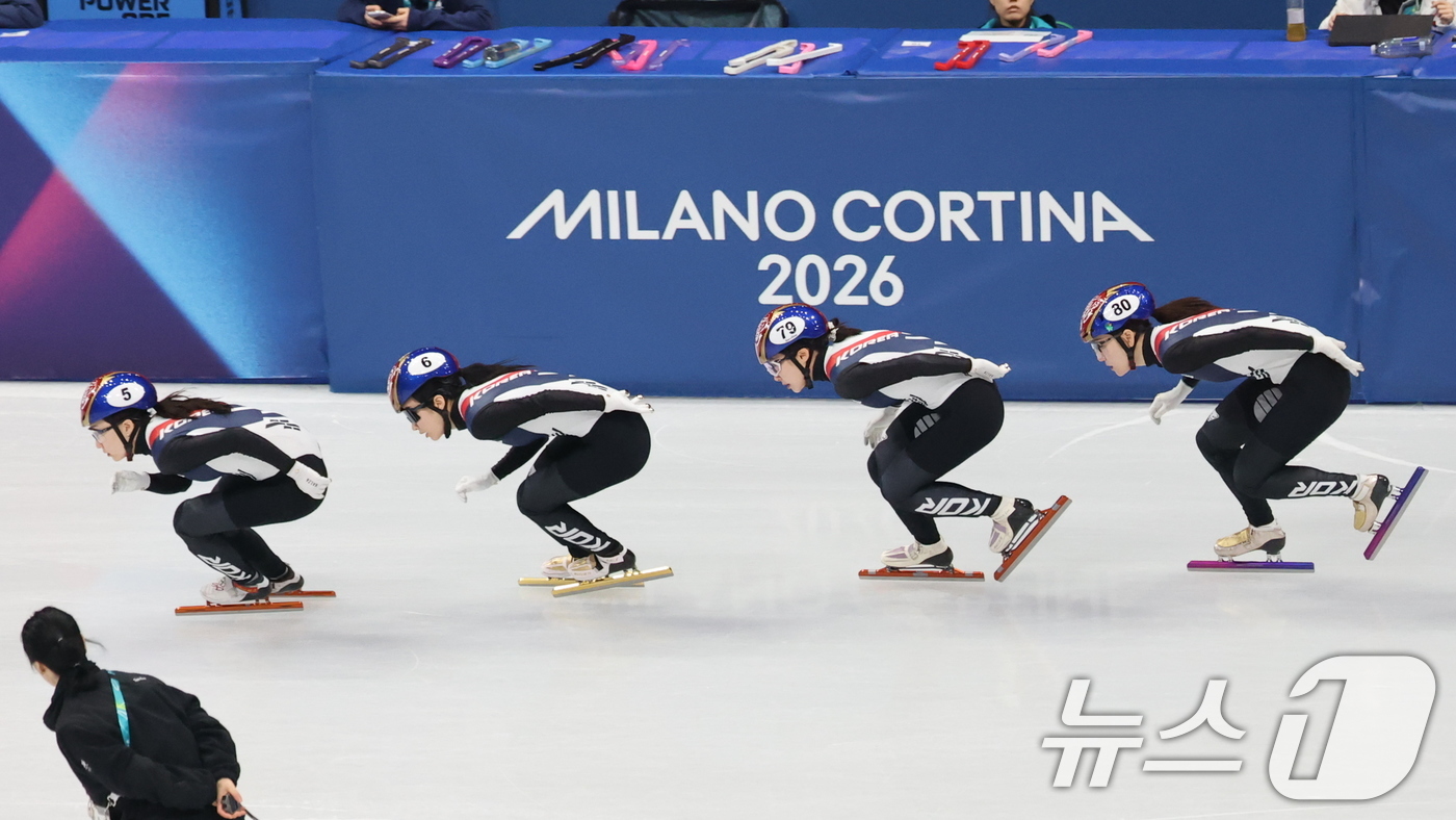 (밀라노=뉴스1) 김진환 기자 = 쇼트트랙 대표팀이 9일(현지시간) 이탈리아 밀라노 아이스 스케이팅 아레나에서 훈련을 하고 있다. 2026.2.9/뉴스1