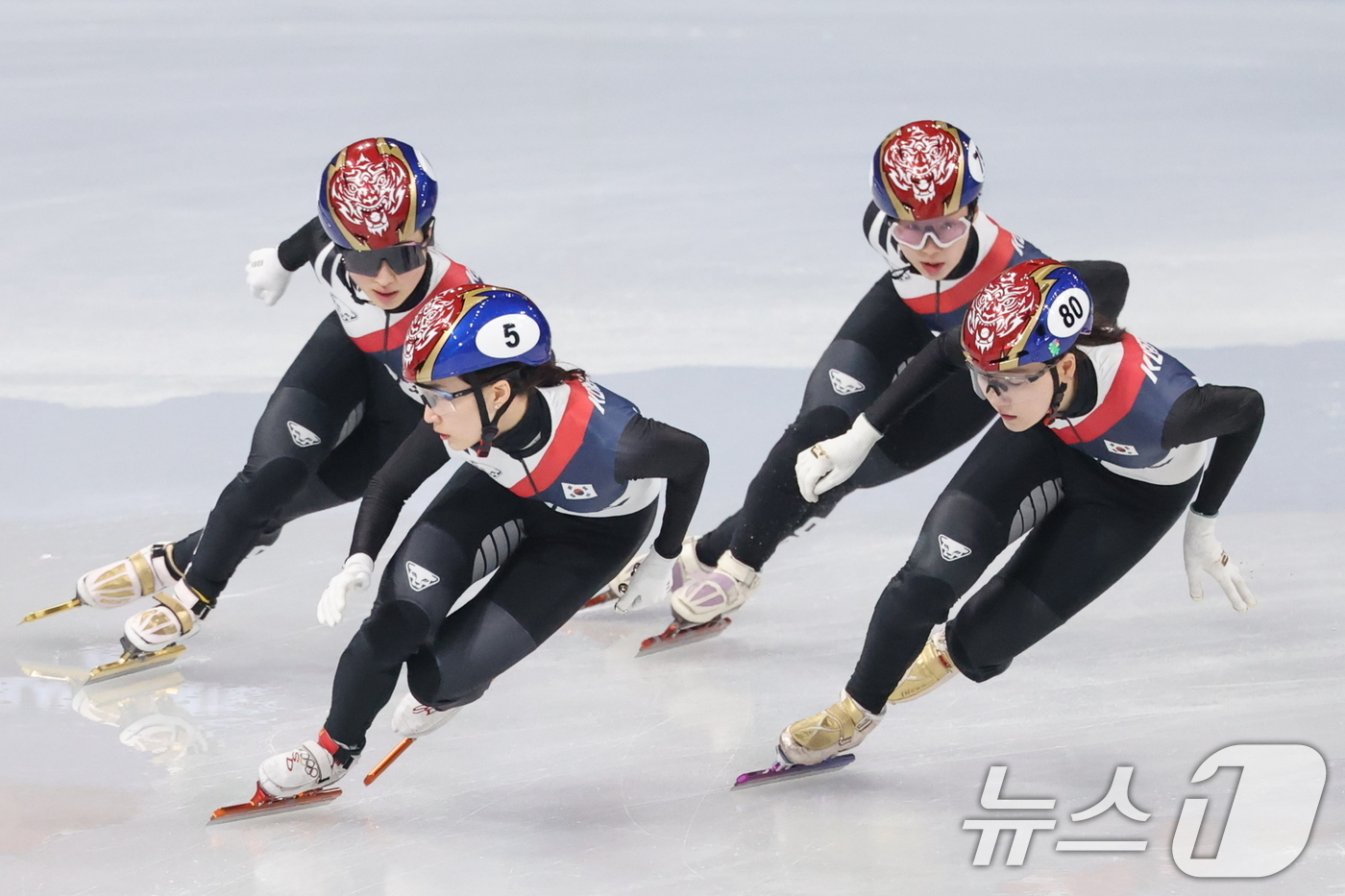 (밀라노=뉴스1) 김진환 기자 = 쇼트트랙 대표팀이 9일(현지시간) 이탈리아 밀라노 아이스 스케이팅 아레나에서 훈련을 하고 있다. 2026.2.9/뉴스1