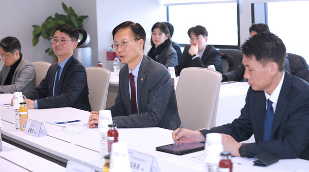 [동정] 지식재산처장, 위조상품 유통 관련 현장 의견 청취