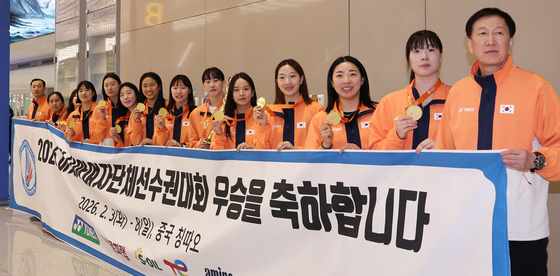 한국 여자배드민턴 '금의환향'