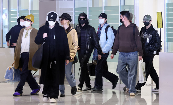 BTS '완전체 귀국'