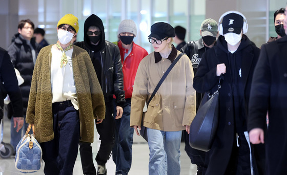 완전체로 귀국하는 BTS
