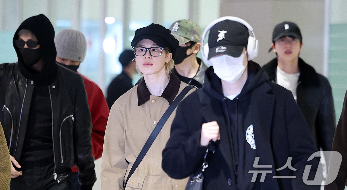 (인천공항=뉴스1) 박지혜 기자 = 그룹 방탄소년단(BTS) RM, 제이홉, 슈가, 정국, 지민, 진, 뷔가 해외 일정을 마치고 9일 오후 인천국제공항을 통해 귀국하고 있다.BTS …