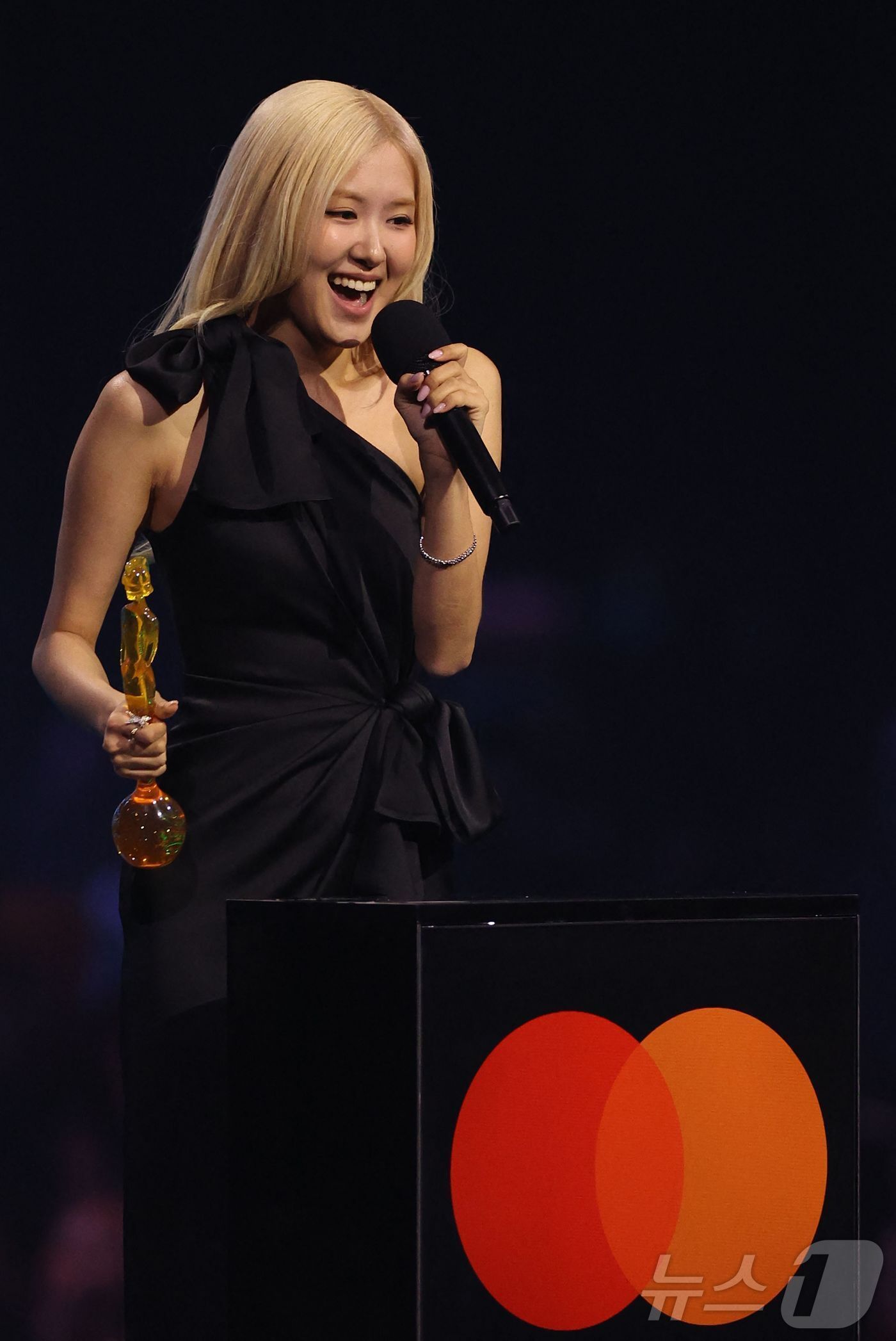 본문 이미지 - 로제 ⓒ AFP=뉴스1