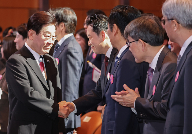 장동혁 "李대통령 3·1절 기념사에 박수 못 쳐…국회는 필버중"